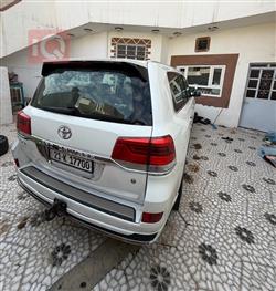 تويوتا لاندكروزر